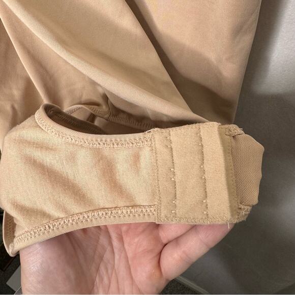 IZOD / tan nude plunge shape wear tank bodysuit / XL - Picture 5 of 9